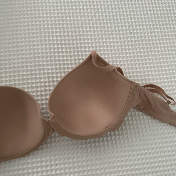 SKIMS Fits Everybody T-Shirt Bra - Mica & Clay - Picture 4 of 10